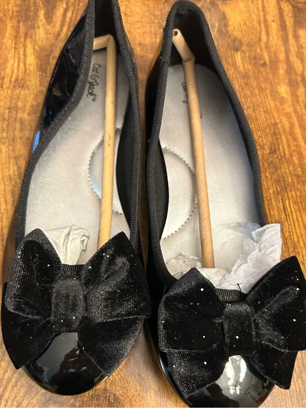 Cat & Jack Girls’ Black Faux Patent Leather w/Velvet Bow Ballet Flats Size 3